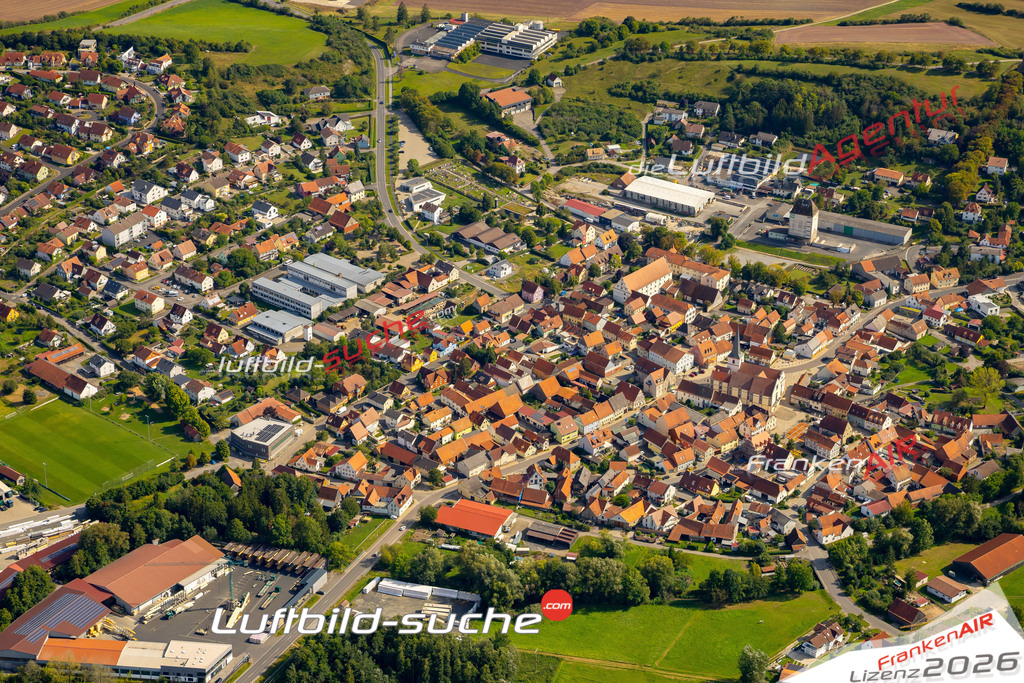 Das Luftbild zeigt :  Stadtlauringen - Die Luftaufnahme wurde 2024 vom UL-Flugzeug aus erstellt ( keine Drohne ) - Hochauflösende Luftaufnahme - Für grossformatige Ausdrucke geeignet. Die Geschenkidee !Mit Lizenz und Bildrechte bestellbar