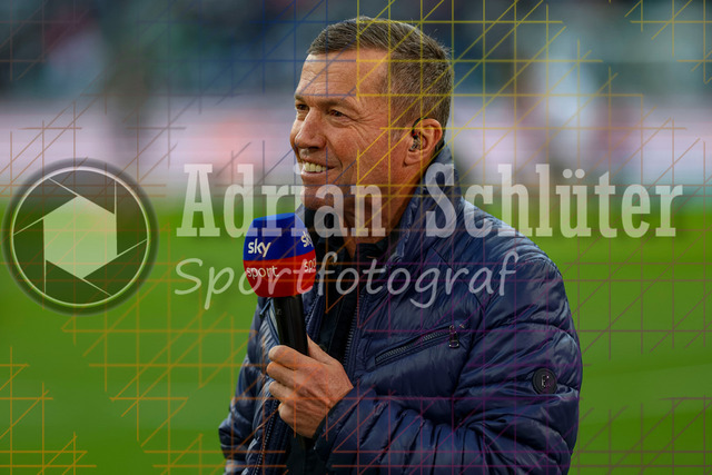 Borussia Mönchengladbach vs Eintracht Frankfurt - Bundesliga  | Mönchengladbach, Deutschland, 27.09.25:   Lothar Matthäus lächelt, lacht im Interview waehrend des Spiels der Bundesliga zwischen Borussia Mönchengladbach vs Eintracht Frankfurt im Stadion im Borussia Park(Foto von Brauer-Fotoagentur / Adrian Schlueter)