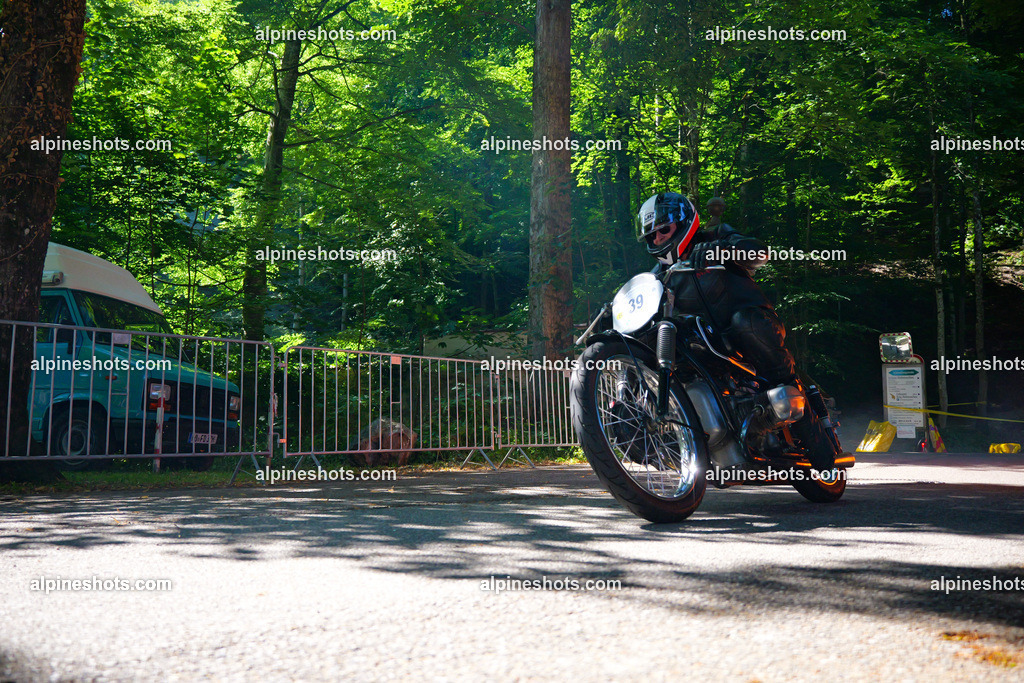 P1026151 | Erleben Sie atemberaubende, hochqualitative Fotos Ihrer Fahrt entlang der malerischen Alpenstraßen. Besuchen Sie alpineshots.com, um professionelle Aufnahmen Ihrer unvergesslichen Reise zu finden und zu kaufen - Realisiert mit Pictrs.com