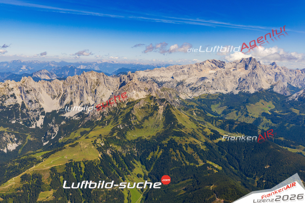 Schöne Luftaufnahme Dachstein Ramsau am Dachstein - Die Luftaufnahme wurde 2025 vom Flugzeug heraus erstellt ( keine Drohne ) - Hochauflösende Luftaufnahme - für professionelle Ausdrucke geeignet. Die Geschenkidee !Mit Lizenz und Bildrechte bestellbar