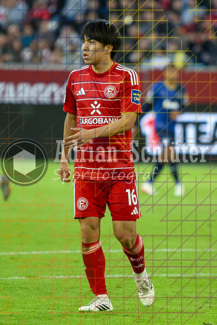 10.04.2026, GER, Fussball, Herren, 2. BL, Saison 2025/2026, Fortuna Düsseldorf - Holstein Kiel | Satoshi Tanaka (Fortuna Düsseldorf) schaut 