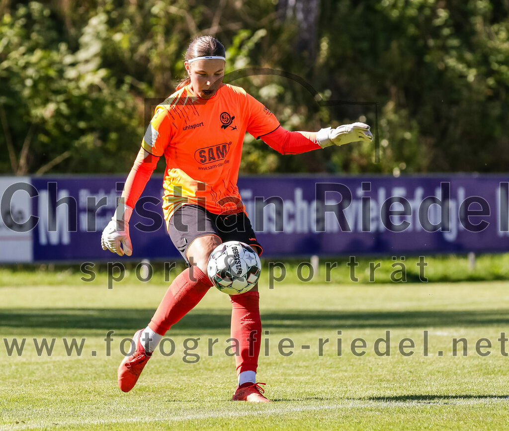 2023-09-16_019_FC_Forstern_gegen_VfL_Sindelfingen_Ladies_I | Forstern, Deutschland, 16.09.2023:
Fußball, B-Juniorinnen-Bundesliga Süd 2023 / 2024, 2. Spieltag, FC Forstern gegen VfL Sindelfingen Ladies I, Endergebnis: 4:1

Torfrau Rosanna Schmauder (VfL Sindelfingen Ladies I, #1)

Foto: Christian Riedel / fotografie-riedel.net