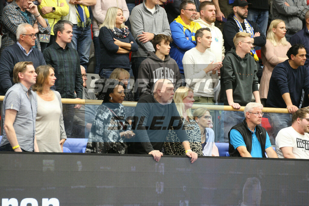 Phoenix Hagen - Vechta | Hagens Fans hautnah dabei - © Sportfoto-Sale (MK) - Realisiert mit Pictrs.com