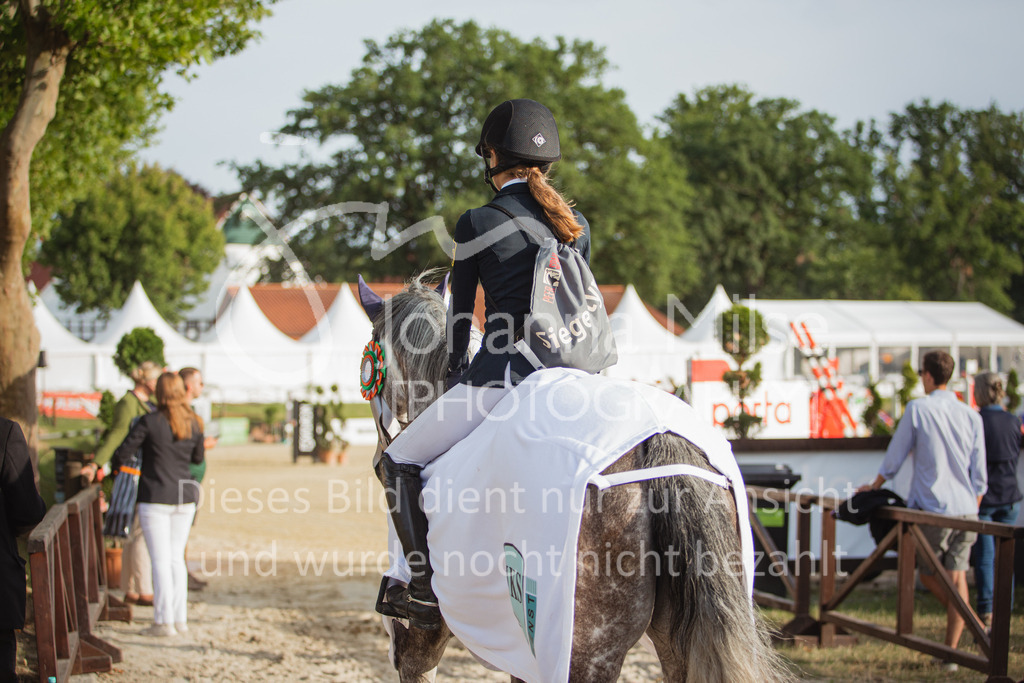 220728_BHO_ST_M1-Spr_1-701 | Deine schönsten Turniermomente als professionelle Fotos! Entdecke hochwertige Pferdesport-Fotografie im Online-Shop. Jetzt Fotos finden & bestellen!