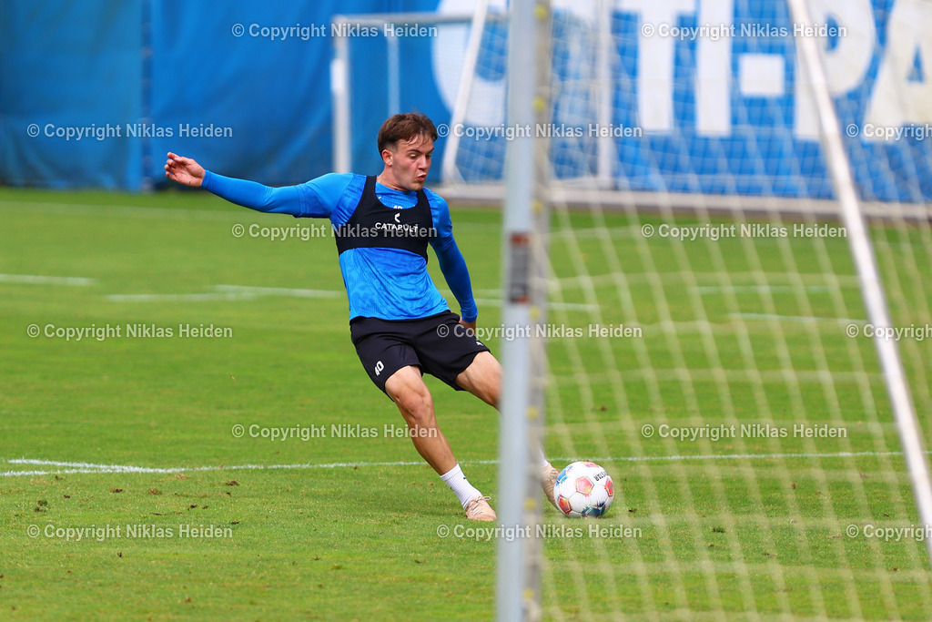 NH_HolsteinKiel_Training_20082025 | #40 Leon Parduzi (Holstein Kiel)Fußball I Herren I Training I Saison 2025-2026 I Holstein Kiel I 20.08.2025 I Citti-Fußballpark