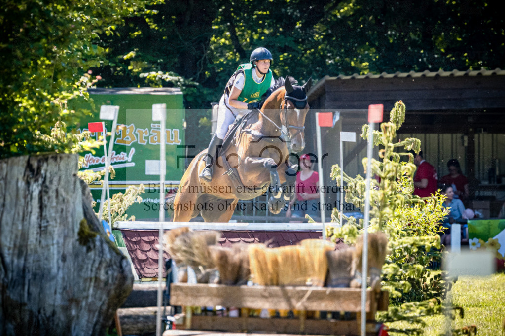 Vielseitigkeitsturnier Melle Oldendorf | Entdecke hochwertige Reitturnierfotos von Foto Oger. Professionell, emotional und authentisch – jetzt Lieblingsmomente im Shop bestellen.Deutschlandweite Turnierfotografie. - Realisiert mit Pictrs.com