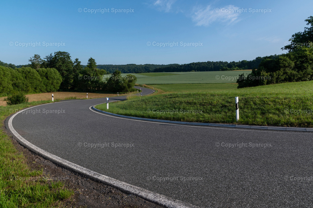 CAR_TE_Country_Road2 | sparepix - Realisiert mit Pictrs.com