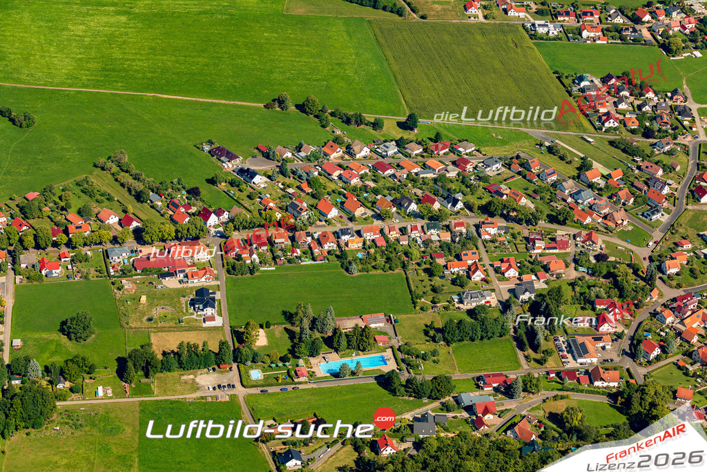 Neue Luftbildaufnahme der Stadt Dermbach - Das Luftbild wurde 2025 vom UL-Flugzeug heraus erstellt ( keine Drohnenaufnahme ) - Hochauflösende Luftaufnahme - für Wandbilder und großformatige Ausdrucke geeignet. Das besondere Geschenk!Hier alle&nbsp;Infos zur Lizenzierung der LuftaufnahmeWir fliegen auch dieses Jahr wieder in Ihre Region um Luftbilder zu erstellen.- Luftbild anfragen