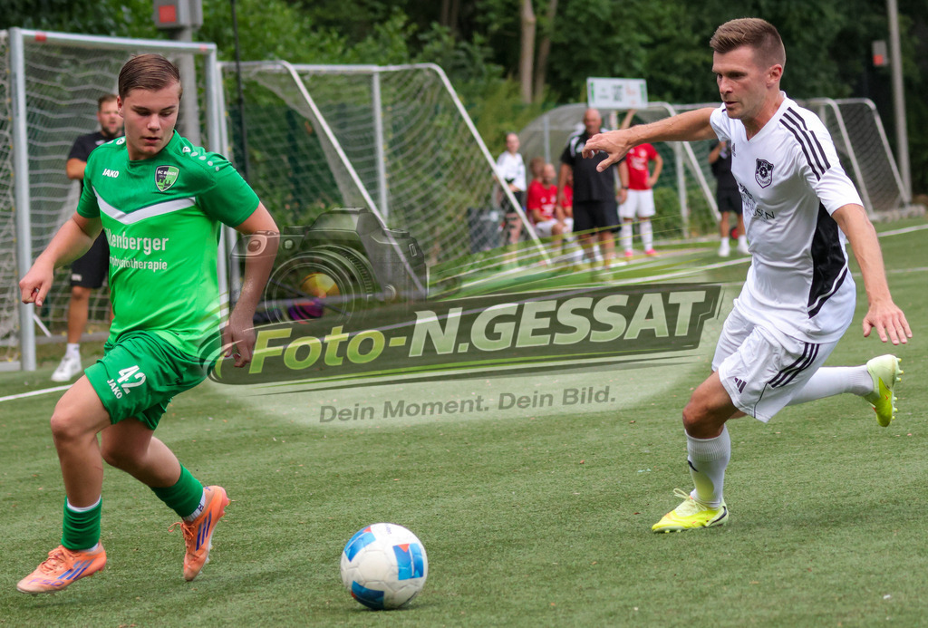 SC Bünde - TuS Bexterhagen | Auf dem Bild zu sehen: grün SC Bünde: ; weiß TuS Bexterhagen:  SC Bünde, TuS Bexterhagen, Saison 26/27, Testspiel, Hunnebrock, Deutschland - Realisiert mit Pictrs.com
