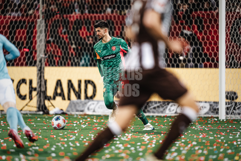 Fußball | Männer | Saison 2025/2026  | Fußball-Bundesliga | 11. Spieltag | FC St. Pauli vs. 1. FC Union Berlin | 23.11.2025 | Nikola Vasilj (#22, FC St. Pauli)
