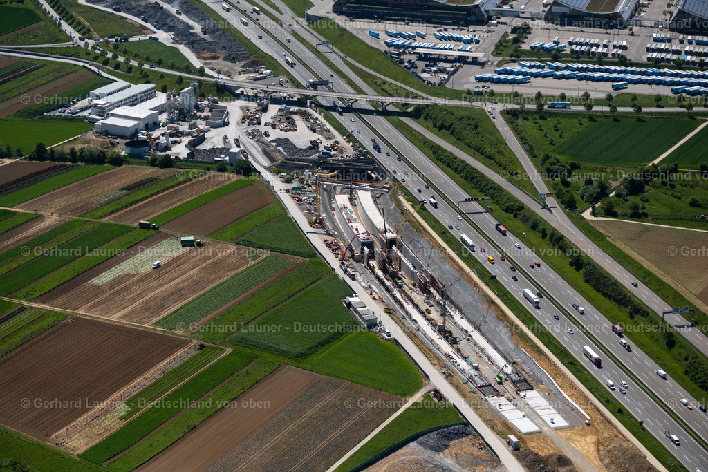 4045614 | STUTTGART 31.05.2021 Baustelle mit Tunnelführungsarbeiten für die Streckenführung und den Verlauf " Flughafentunnel " parallel zum Verlauf der Autobahn BAB A8 im Ortsteil Plieningen in Stuttgart im Bundesland Baden-Württemberg, Deutschland. Weiterführende Informationen bei: GBI Gackstatter Beratende Ingenieure GmbH,  Max Bögl Bauservice GmbH &amp; Co. KG,  Vössing Ingenieurgesellschaft mbH. // Construction site with tunneling work for the route and the "airport tunnel" course parallel to the course of the A8 motorway in the Plieningen district of Stuttgart in the state Baden-Wuerttemberg, Germany. Further information at: GBI Gackstatter Beratende Ingenieure GmbH,  Max Boegl Bauservice GmbH &amp; Co. KG,  Voessing Ingenieurgesellschaft mbH. Foto: Gerhard Launer