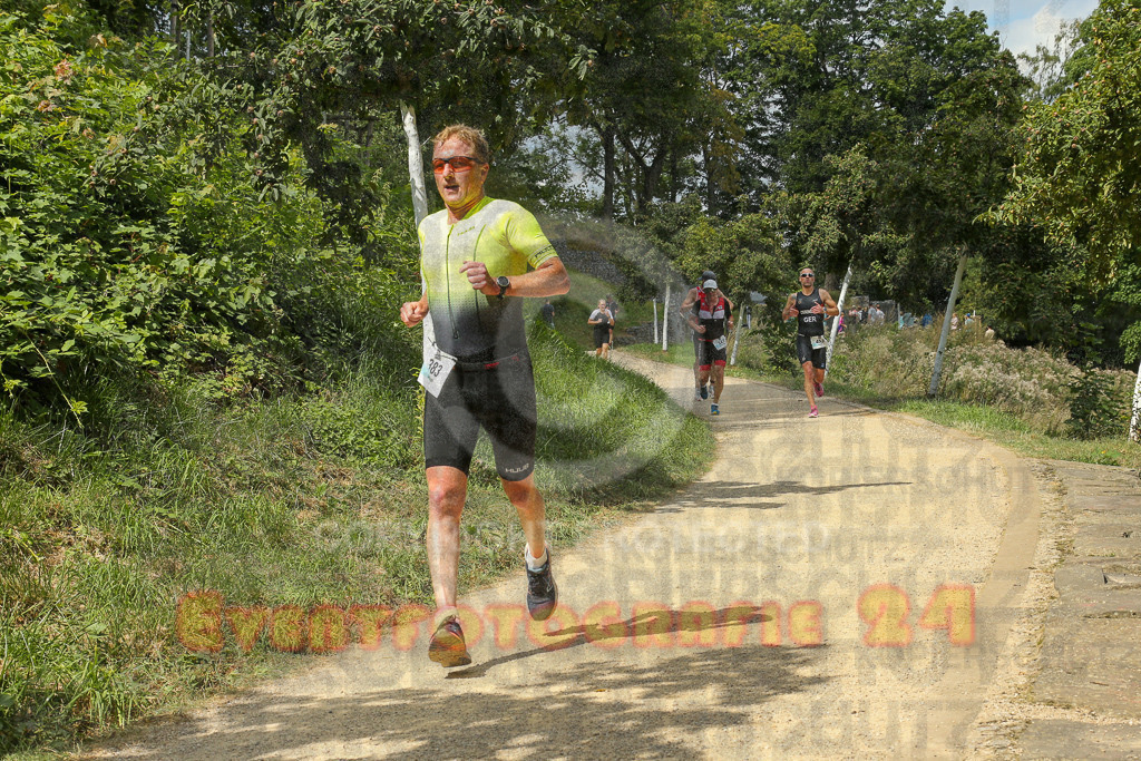 250824_1339_EX1_3153 | Sportfotografie im Rhein-Sieg Kreis, Köln, Bonn, NRW, Rheinland Pfalz, Hessen, etc. Unser Tätigkeitsfeld umfasst den Laufsport vom Volkslauf über den Marathon, Duathlon, Triathon bis zum Ultralauf wie Kölnpfad Ultra oder Schindertrail.