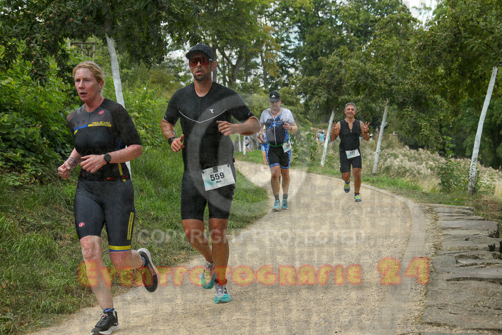 250824_1350_EX1_3937 | Sportfotografie im Rhein-Sieg Kreis, Köln, Bonn, NRW, Rheinland Pfalz, Hessen, etc. Unser Tätigkeitsfeld umfasst den Laufsport vom Volkslauf über den Marathon, Duathlon, Triathon bis zum Ultralauf wie Kölnpfad Ultra oder Schindertrail.