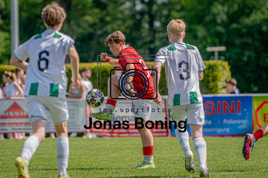 Fußball I C-Junioren I Saison 2025-2026 I Pfingsturnier Langförden I 14056 | jns.sportfotos - Realisiert mit Pictrs.com