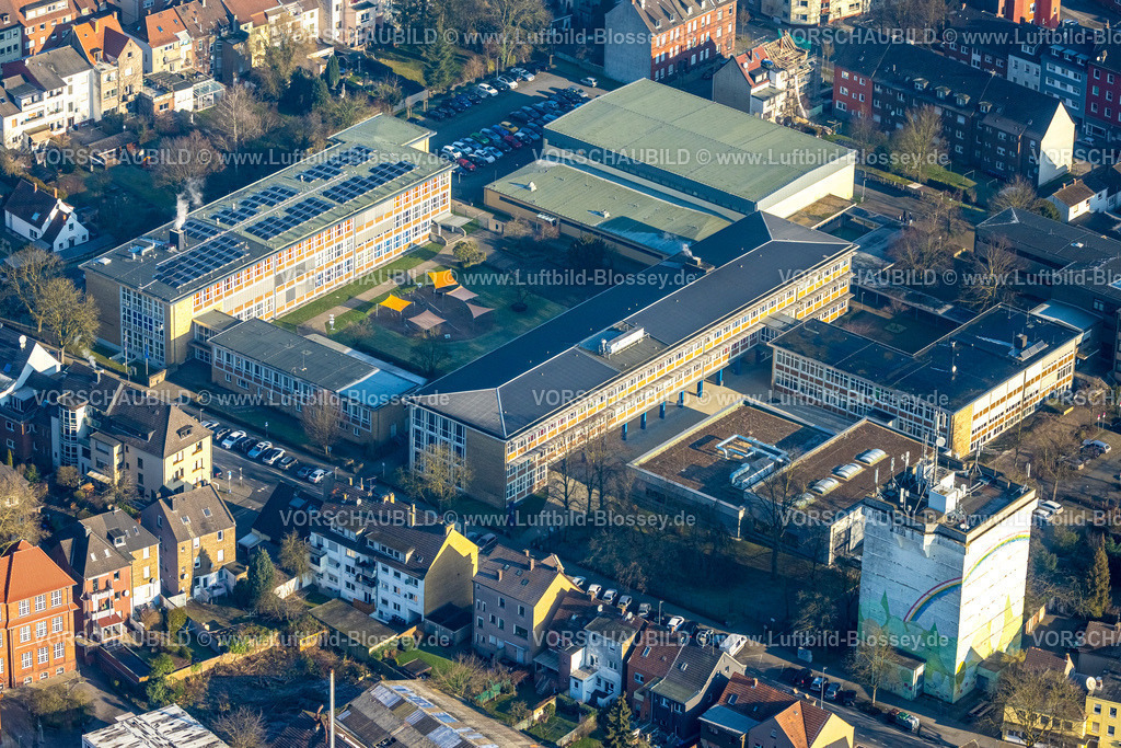 Hamm250201372Mitte | Luftbild, FLBK Friedrich-List-Berufskolleg Hamm und Eduard-Spranger-Berufskolleg, Sonnensegel im Innenhof und Solardach, Hochbunker am Vorheider Weg, Mitte, Hamm, Ruhrgebiet, Nordrhein-Westfalen, Deutschland