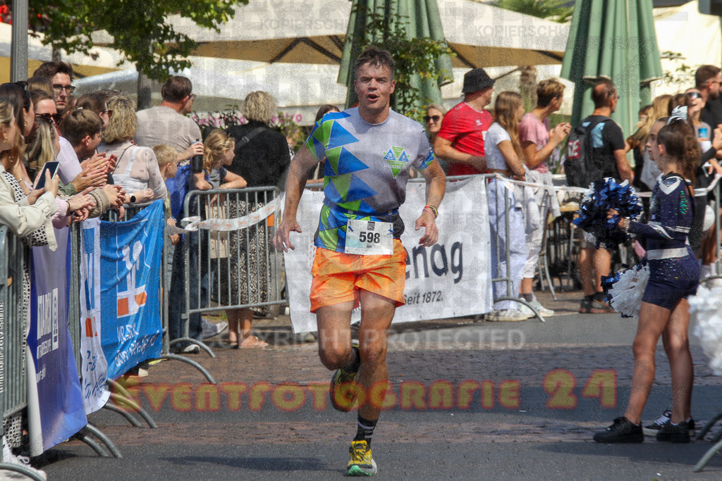 250824_1444_EV4_2136 | Sportfotografie im Rhein-Sieg Kreis, Köln, Bonn, NRW, Rheinland Pfalz, Hessen, etc. Unser Tätigkeitsfeld umfasst den Laufsport vom Volkslauf über den Marathon, Duathlon, Triathon bis zum Ultralauf wie Kölnpfad Ultra oder Schindertrail.
