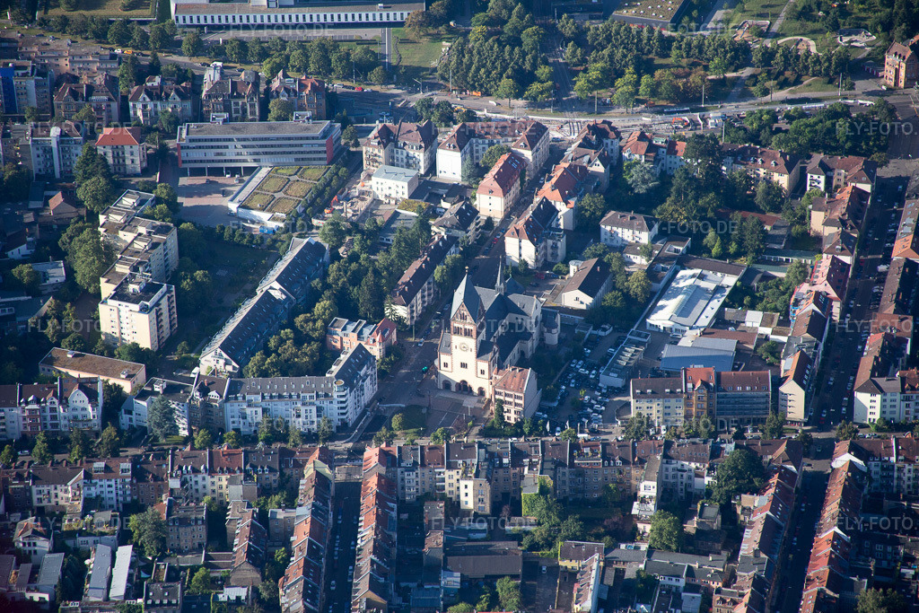 Luftbild: Sophienstraße St. Bonifatius Kirche im Ortsteil Weststadt in Karlsruhe im Bundesland Baden-Württemberg in Deutschland. Foto: IMG_092856.jpg vom 13.08.2016 durch Werner Riehm/FLY-FOTO.de