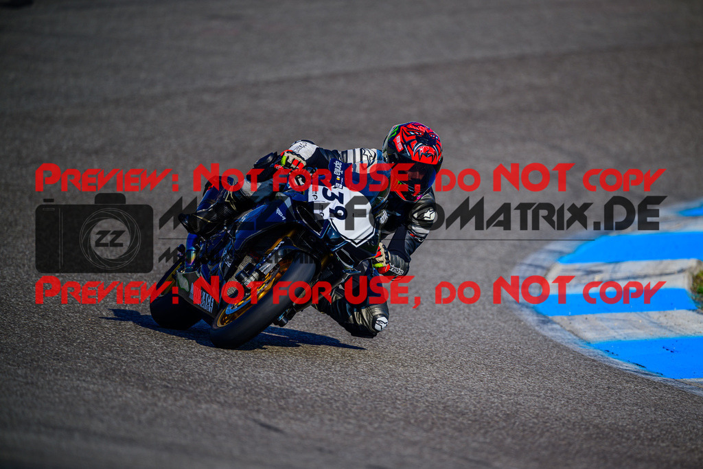 MaZZes_Fotomatrix_20250929_6007705_1040 | WEISS