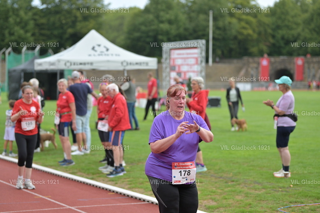 2026-08-23_Sparkassenlauf_5KM_KH_001133 | Die Fotografen - Realisiert mit Pictrs.com
