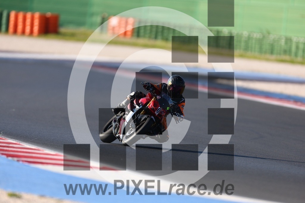 0606-20260404_06353 | Schöne Erinnerungen an spannende Momente - das festzuhalten ist unser Job. PIXELrace.de ist seit 2003 auf den Rennstrecken Europas unterwegs um die Action draußen beim Fahren und die wunderbare Stimmung imm Fahrerlager für euch einzufangen.