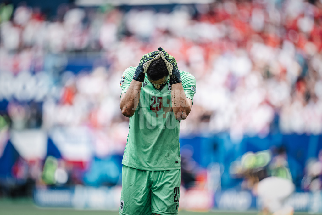 Fußball | Herren | UEFA-Fußball-Europameisterschaft 2024 | Gruppe B | Kroatien vs. Albanien | 19.06.2024 | Giorgi Mamardashvili (#25, Georgien) ärgert sich nach dem Abpfiff