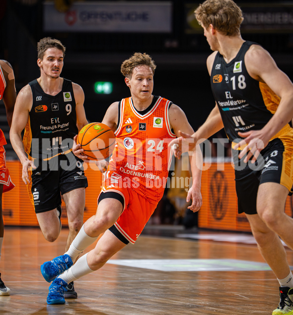 Basketball I Herren I Saison 2025-2026 I ProB Nord I 18. Spieltag I Rasta Vechta II - LOK Bernau-34 | Roy Krupnikas (24,Rasta Vechta II) - Realisiert mit Pictrs.com