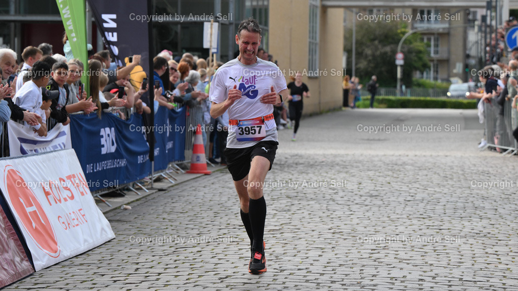 5 km Holsten-Galerie-Lauf | Z9D_4602, 14.06.24, Holstenköstenlauf 2024, 5 km Holsten-Galerie-Lauf, Platz 4 männlich KRING Joachim - MTV Heide - 5 km-Lauf - Realisiert mit Pictrs.com