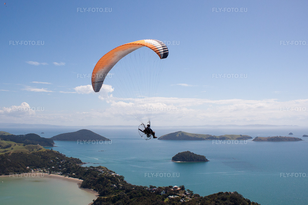 Vue aérienne: Vue de la ville à le quartier Wyuna Bay in Coromandel dans le département Waïkato, Nouvelle-Zélande. Photo: IMG_55667.jpg prise le 12/01/2013 par Werner Riehm/FLY-FOTO.euRésolution de l'original: 3850 x 2566 px