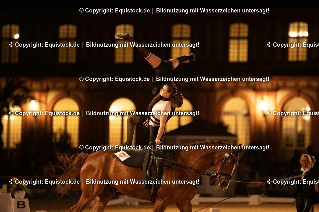 20230527_Voltigieren_NASPA_Flutlicht_1016 | equistock