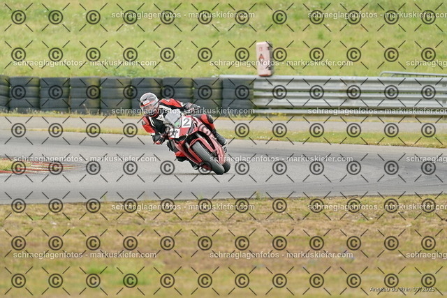 25bt05-0589 | markuskiefer.com - Realisiert mit Pictrs.com