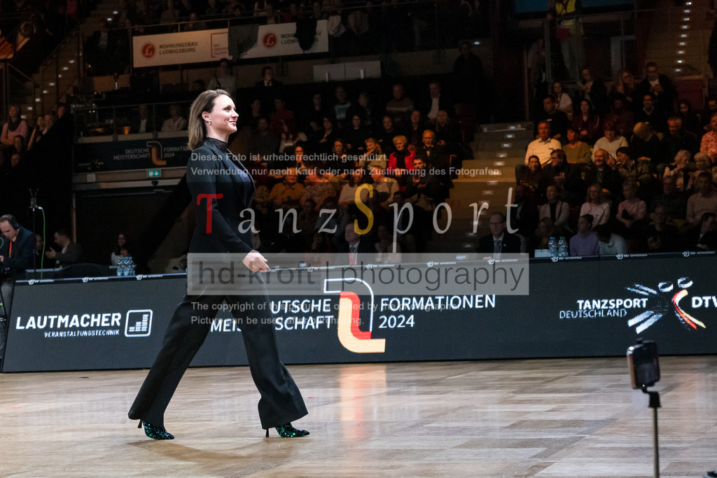20241109_DM-Formationen_5348 | Tanzsportbilder, Standardtanz, Lateintanz, WDSF, DTV, LTVB, dancecomp, goc, hessen tanzt, blaues band der spree, walzer, tango, wiener walzer, slowfox, quickstepp, samba, rumba, cha-cha-cha, paso doble. jive, hd-kroft photography, turniertanzsport