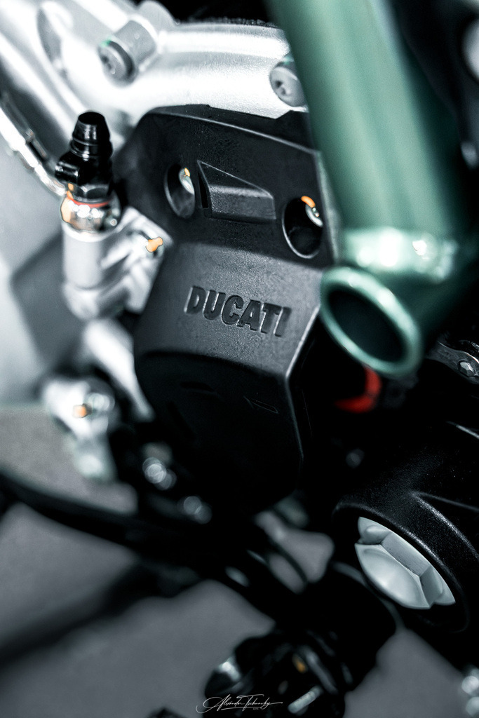 Ducati Scramber Formula 73 | Entdecken Sie die faszinierende Welt von Alexander Tschuncky Arts: Kreative Fotografie, atemberaubende Automobilkunst und hochwertiger Bilderdruck. Lassen Sie sich inspirieren! - Realisiert mit Pictrs.com