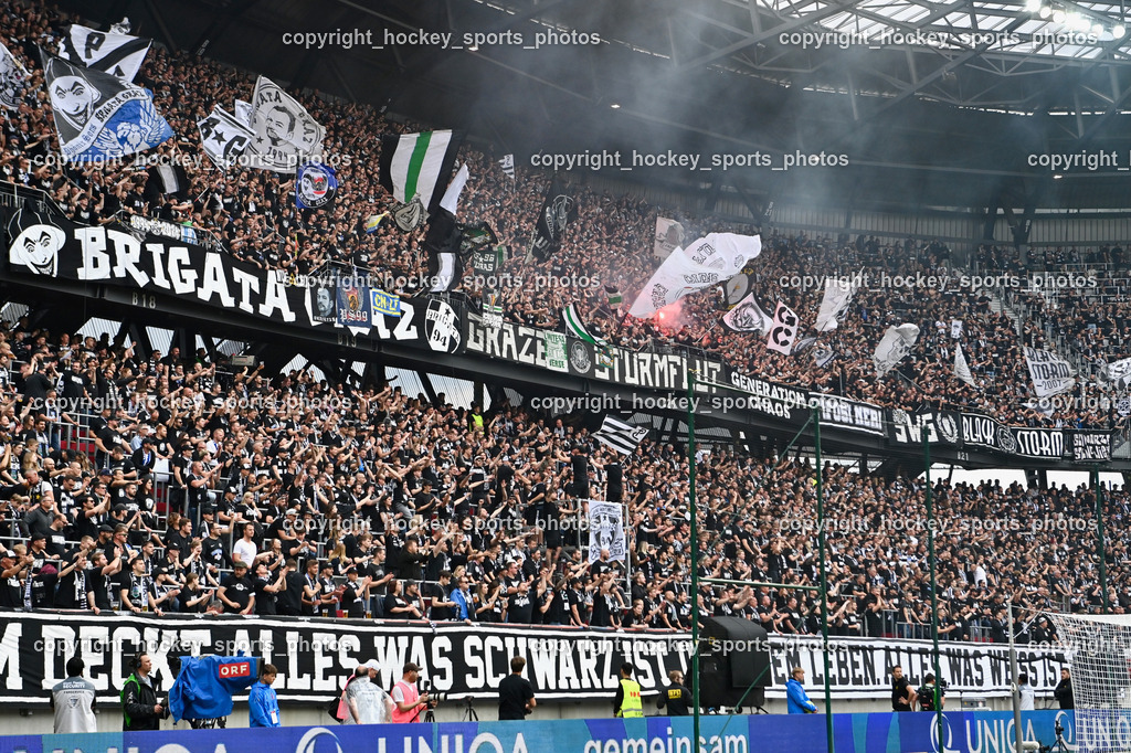 SK Puntigamer Sturm vs. SK Rapid Wien Siegerehrung, Impressionen | SK Sturm Fans, SK Puntigamer Sturm vs. SK Rapid Wien Siegerehrung, Impressionen, SK Puntigamer Sturm vs. SK Rapid Wien Siegerehrung, Impressionen am 01.05.2024 in Klagenfurt (Wörthersee Stadion ), Austria, (Photo by Bernd Stefan)