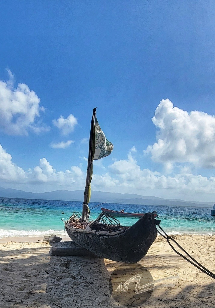 mit dem Boot auf eine kleine Insel | Angelika Schorn - Realisiert mit Pictrs.com