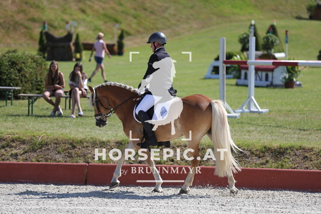 0P6A9978 | Willkommen bei Brunnmayr - Design & Fotografie – Ihrem Spezialisten für Reitturniere und Pferdeveranstaltungen in Oberösterreich, Salzburg und Bayern! Seit über 17 Jahren sind wir leidenschaftlich dabei.