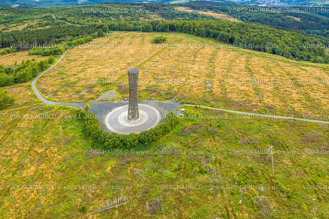 Warstein240713046LoermeckeTurm | Luftbild, Lörmecke-Turm, Aussichtsturm im Plackwald, Wiesenfläche, Warstein, Sauerland, Nordrhein-Westfalen, Deutschland