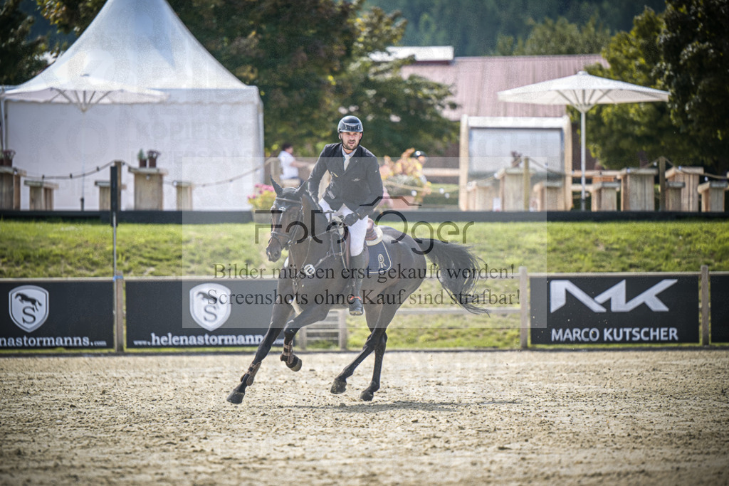 DOS_6173 | Entdecke hochwertige Reitturnierfotos von Foto Oger. Professionell, emotional und authentisch – jetzt Lieblingsmomente im Shop bestellen.Deutschlandweite Turnierfotografie. - Realisiert mit Pictrs.com