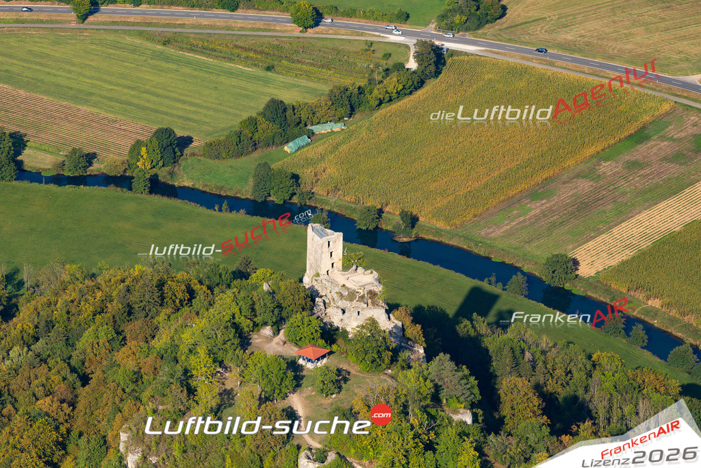 Die Luftbildaufnahme Streitberg - ruine-neidek wurde 2020 mittels Flugzeug (keine Drohne) erstellt. Perfekte Schärfe und Druck- Ergebnisse- Garantiert!