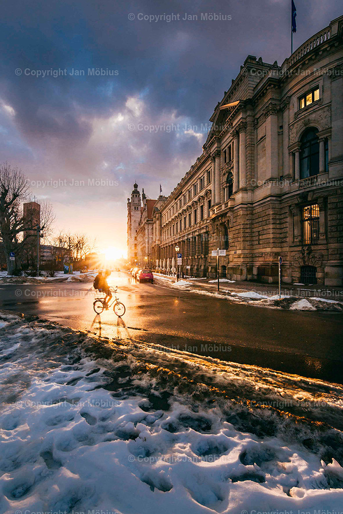 _M5D7096 | Leipzig Wandbilder Drucke Prints Leinwand Stadtmotive Leipzig Fotosdruck Kunstdrucke Bilder Leipzig Stadtansichten Acrylglasbilder Leipzig Wanddeko Fine Art Prints Wandbilder Büro Leipzig Bilder Praxis Zuhause Bilderdruck Poster Posterlounge Kunstdrucke - Realisiert mit Pictrs.com