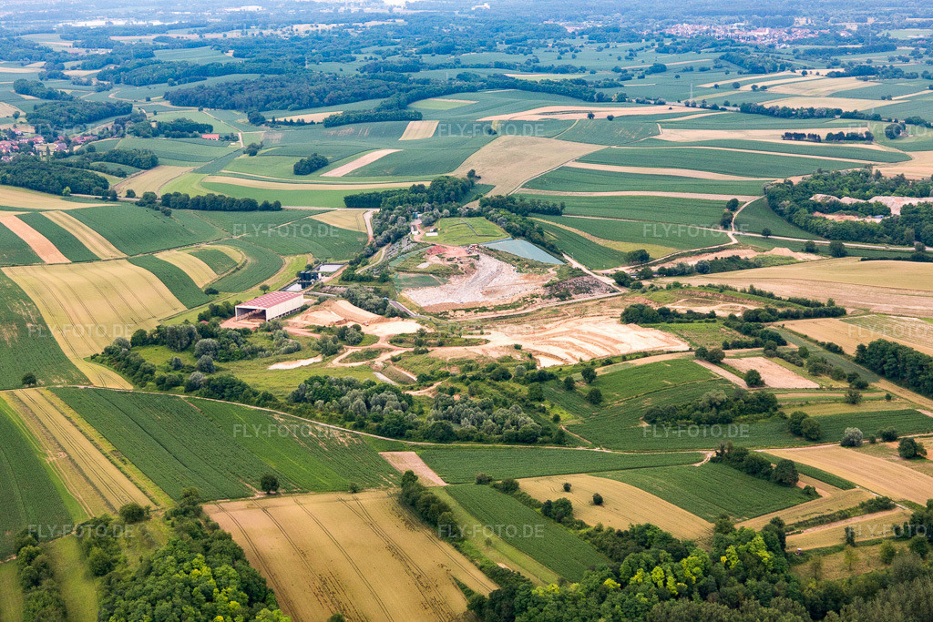 Luftbild: Deponie in Schaffhouse-près-Seltz im Bundesland Bas-Rhin in Frankreich. – Foto: IMG_107900.jpg vom 14.06.2018 durch Werner Riehm/FLY-FOTO.de – Auflösung des Originals: 5472 x 3648 px