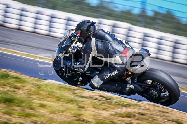 0211-260526NBR-019_211 | Deine Full-Service-Agentur für ✔️Videoproduktionen und ✔️Motorsportfotografie Jetzt Angebot anfragen!
