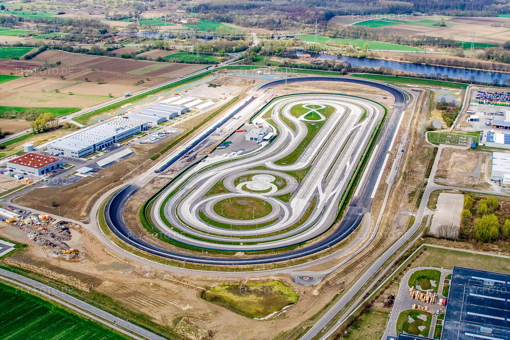 Luftbild: Industriegebiet Oberwald: Daimler LKW-Testgelände in Wörth am Rhein im Bundesland Rheinland-Pfalz in Deutschland. Foto: IMG_10229.jpg vom 08.04.2008 durch Werner Riehm/FLY-FOTO.de