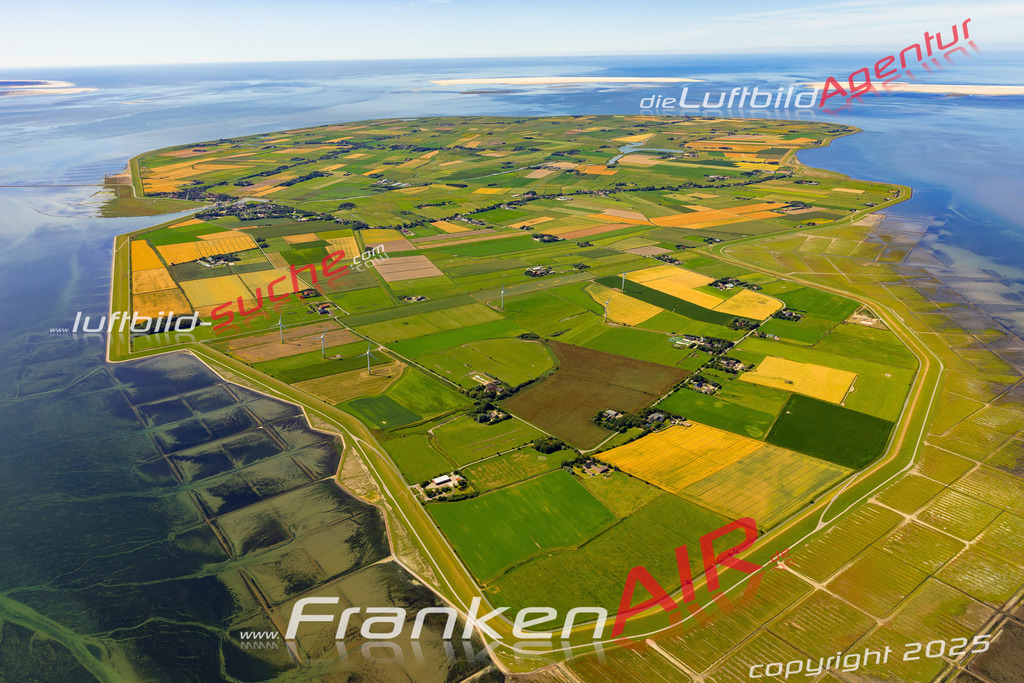 Aktuelles Luftbild von Tammensiel Pellworm - Die Luftaufnahme wurde 2022 mittels UL-Flugzeug erstellt ( keine Drohne ) - hochauflösende Kamera-Systeme von  Canon -Beste Qualität - Für grossformatige Ausdrucke geeignet. Die Geschenkidee !