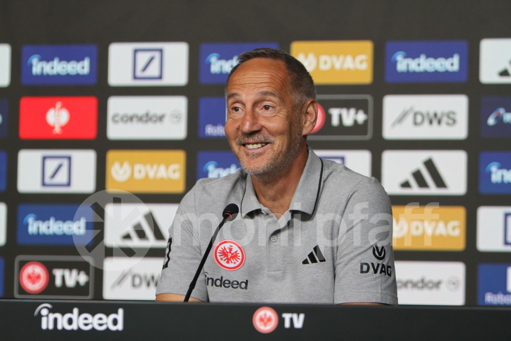 Eintracht Frankfurt Trainer Adi Hütter | Online-Shop | monipfaff.de - Realisiert mit Pictrs.com