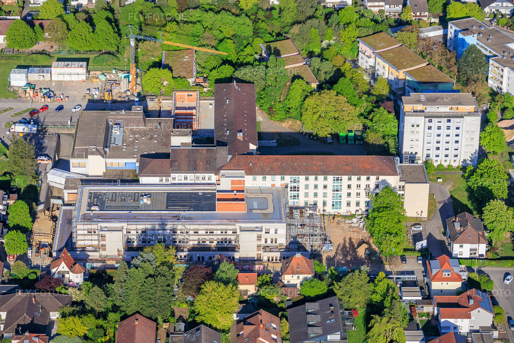Luftbild: Baustelle zur Erweiterung der Asklepios Südpfalzklinik Kandel in Kandel im Bundesland Rheinland-Pfalz in Deutschland.Foto: IMG_155027.jpg vom 24.04.2026 durch Werner Riehm/FLY-FOTO.deAuflösung des Originals: 5765 x 3843 pxAsklepios Südpfalzklinik Kandel - Asklepios Südpfalzklinik Kandel