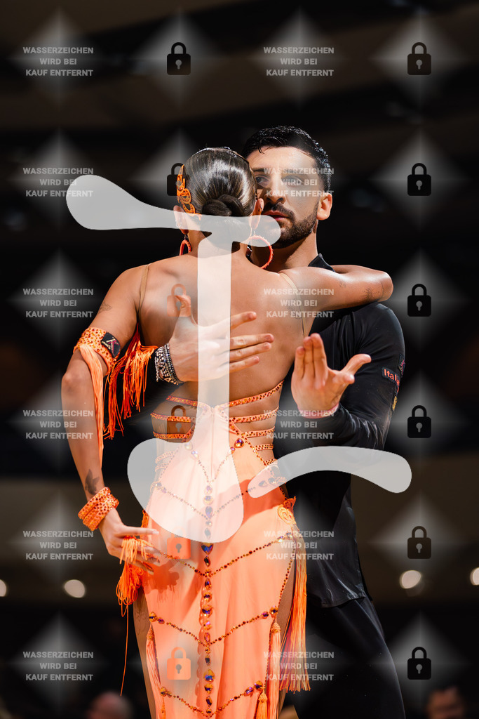 Goldstadtpokal 2025 - WDSF World Open Latin 12th (45) Alessandro Tenore _ Alice Parisini (Georgia)-2025-01-25-4617 | Webshop for digital downloads and prints of dance sport, event & show photographer Julian Link - Realisiert mit Pictrs.com