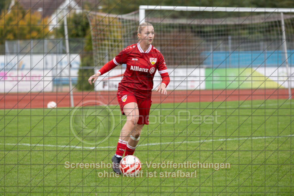 20251012_141710_0933 | #,1.FC Donzdorf (schwarz) vs. VfB Stuttgart II (rot), Fussball, Frauen-Verbandsliga Württemberg, 05. Spieltag, Saison 2025/2026, Rasenplatz Lautertal Stadion, Süßener Straße 16, 73072 Donzdorf, 12.10.2025 - 13:00 Uhr,Foto: PhotoPeet-Sportfotografie/Peter Harich