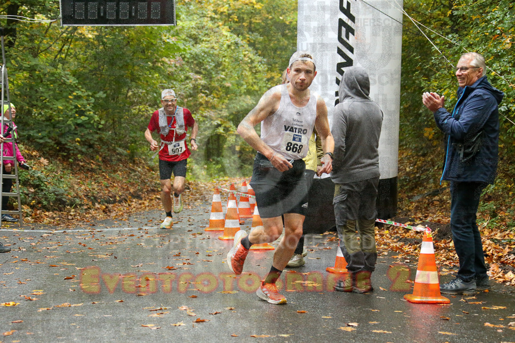 241027_0908_EX1_3252 | Sportfotografie im Rhein-Sieg Kreis, Köln, Bonn, NRW, Rheinland Pfalz, Hessen, etc. Unser Tätigkeitsfeld umfasst den Laufsport vom Volkslauf über den Marathon, Duathlon, Triathon bis zum Ultralauf wie Kölnpfad Ultra oder Schindertrail.