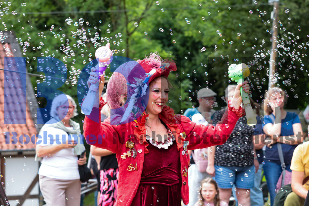 SES_MKRLHE20250705-42 | bond - Realisiert mit Pictrs.com