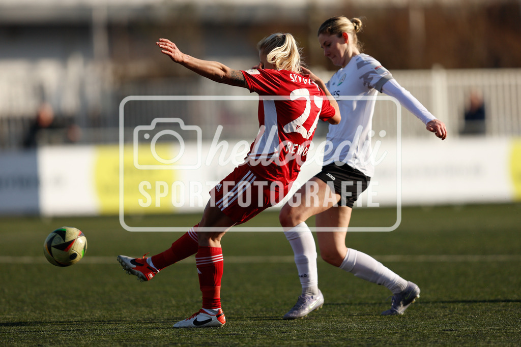 Fußball I Frauen I Saison 2025-2026 I Testspiel I FSV Gütersloh - SpVg Aurich-83 | Aylin Rewohl (27, SpVg Aurich) - Realisiert mit Pictrs.com